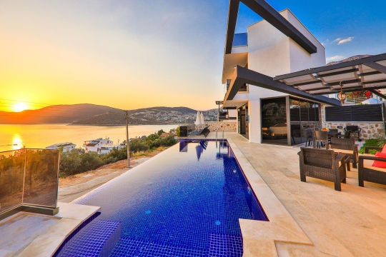 Villa Loca Kışla