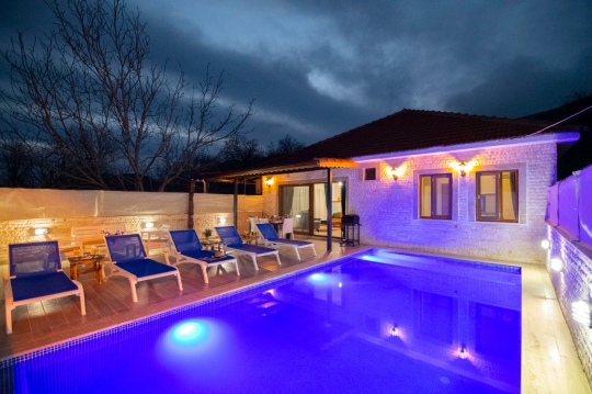 Villa Cevizdibi