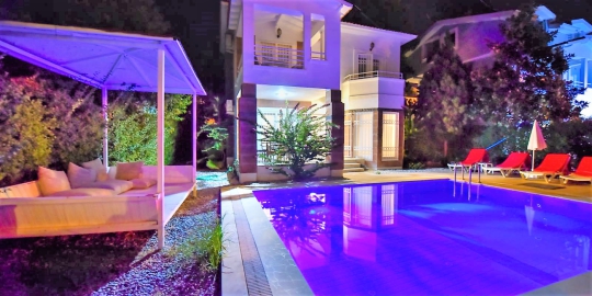 Villa White Diamond